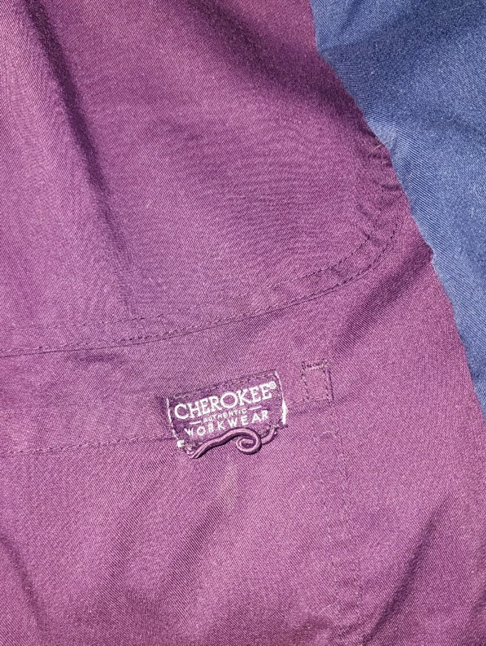 Cherokee Women Scrubs - Picture 3 of 5